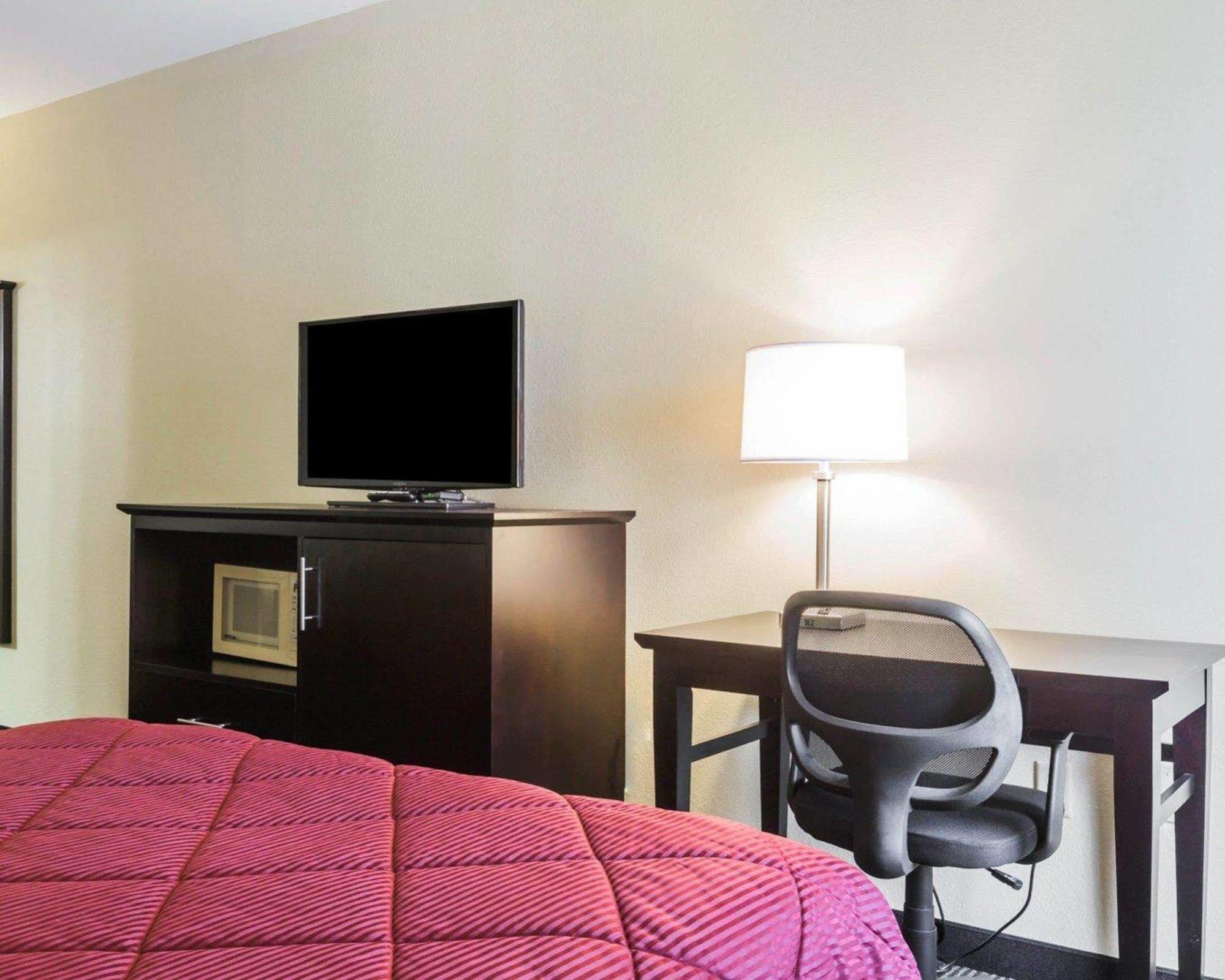 Quality Inn & Suites North Montgomery Dış mekan fotoğraf