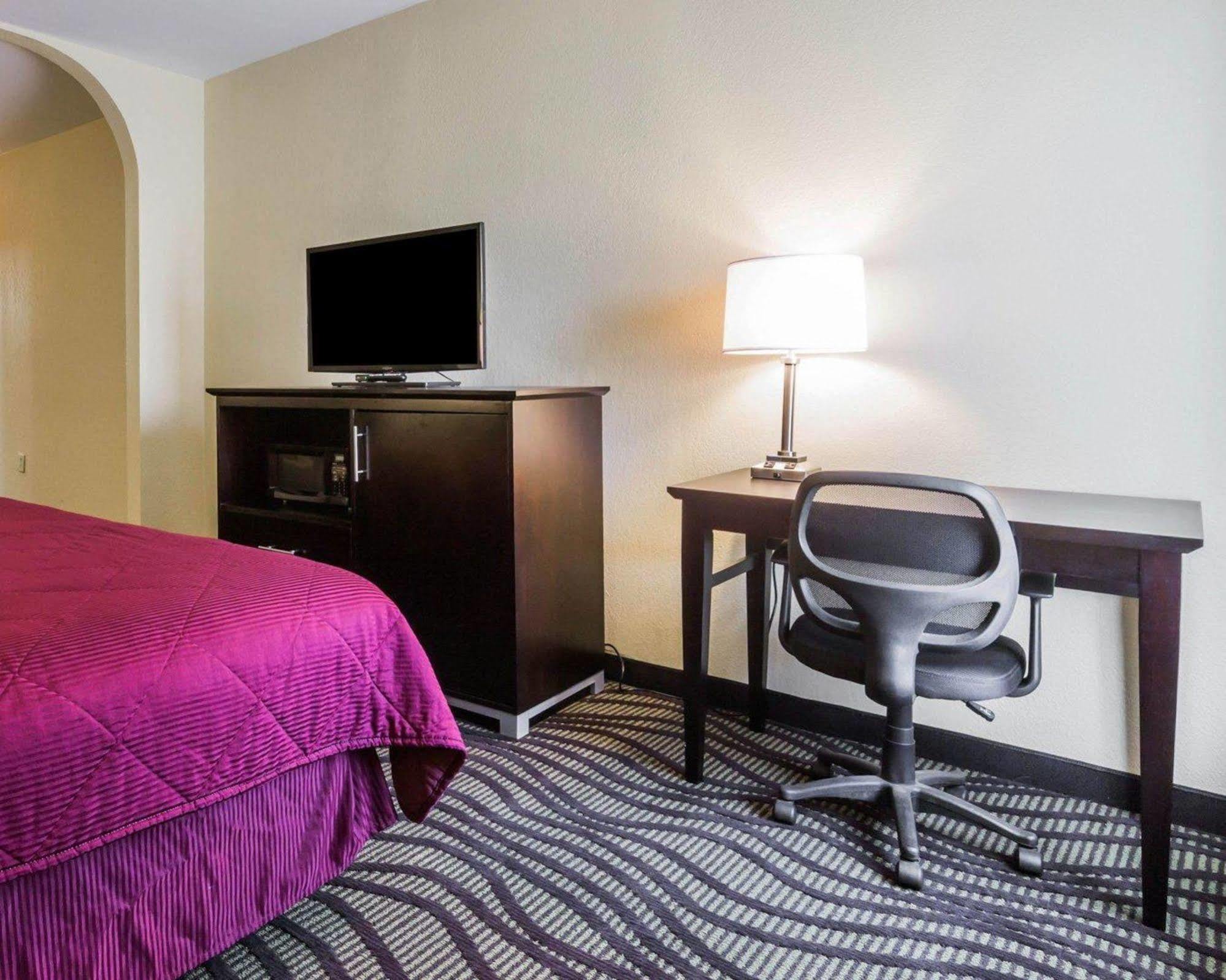 Quality Inn & Suites North Montgomery Dış mekan fotoğraf