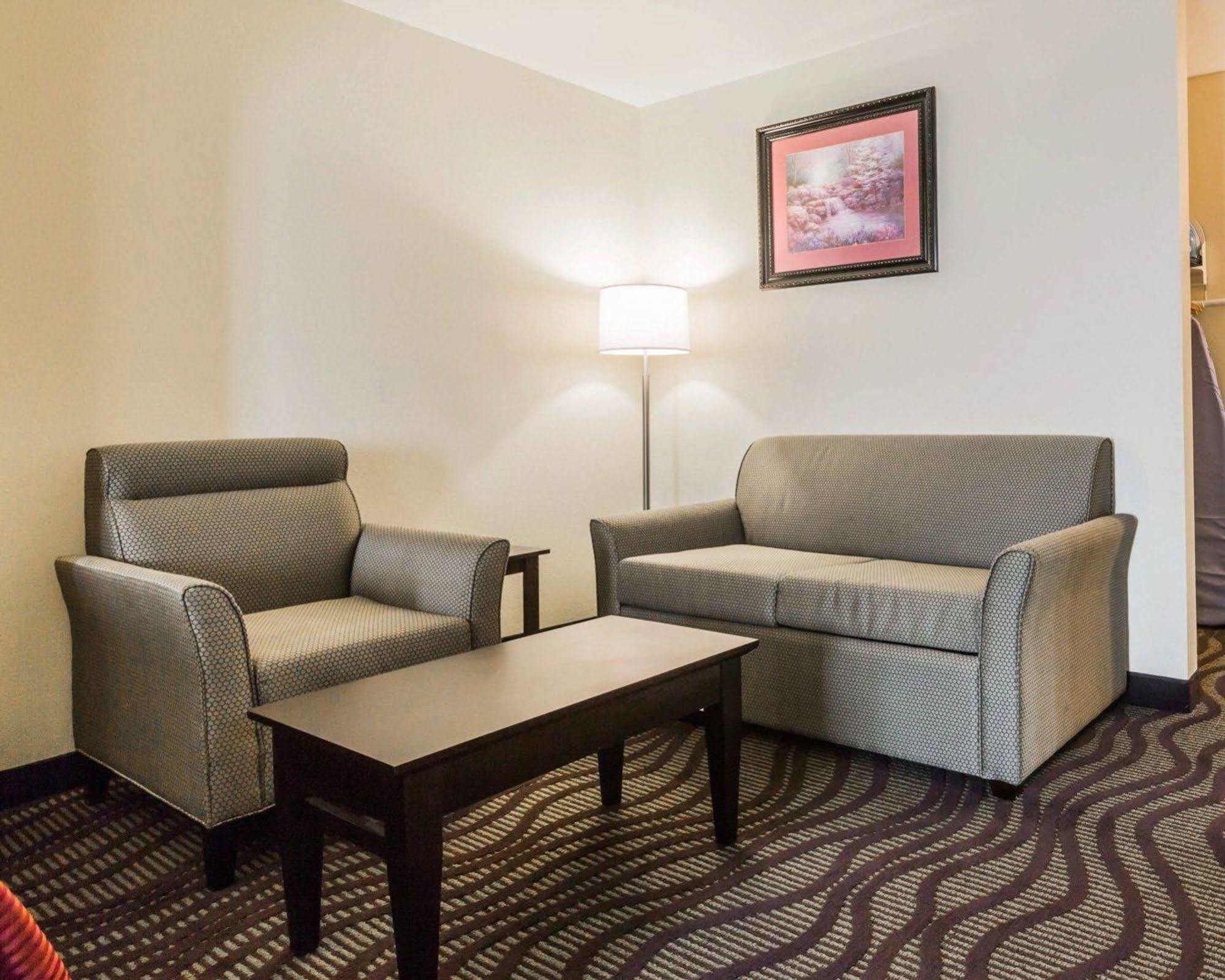 Quality Inn & Suites North Montgomery Dış mekan fotoğraf